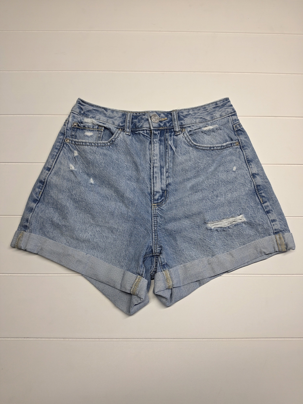 Garage Denim Mom Jean Light Blue Rolled Hem Shorts Size 3/26
